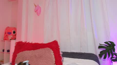 Emy online show from 05-25-26, 03:56
