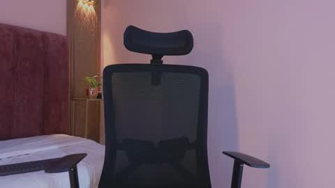 Emy online show from 11-16-25, 07:14