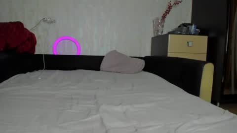 emydeliro online show from 06-24-26, 04:06