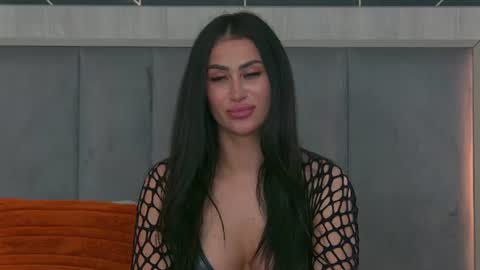 Snapshot of emylaveau chatting on 06-29-26, 11:21 Emy online show from 06-29-26, 11:21