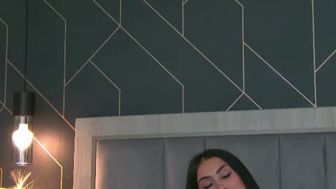 Snapshot of emylaveau chatting on 07-01-26, 06:15 Emy online show from 07-01-26, 06:15