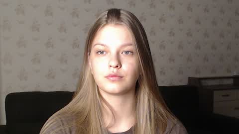 Snapshot of emysway chatting on 12-21-24, 10:40 EmySway online show from 12-21-24, 10:40