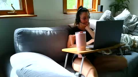 Snapshot of emyxxl chatting on 06-04-26, 01:28 emyxxl online show from 06-04-26, 01:28