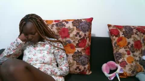 Vee online show from 03-28-26, 07:24