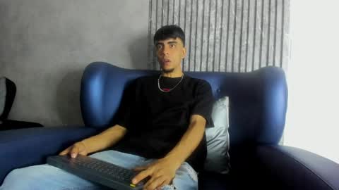 endrick_23 online show from 04-19-26, 03:39