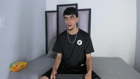 endrick_23 online show from 04-30-26, 03:24