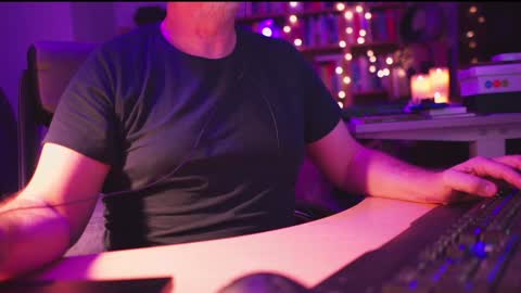 uk online show from 12-08-24, 10:03