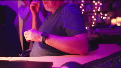 uk online show from 12-15-24, 08:15