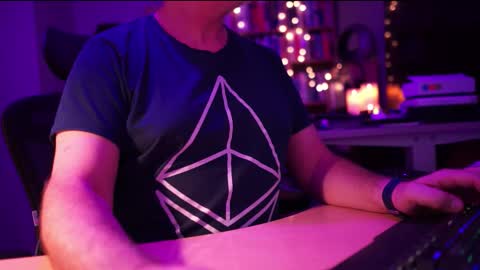 uk online show from 09-27-25, 10:48