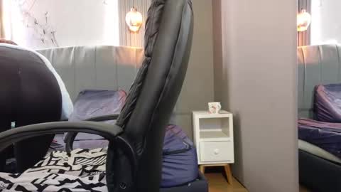 Snapshot of engel_devil chatting on 12-15-25, 11:36 Engel online show from 12-15-25, 11:36