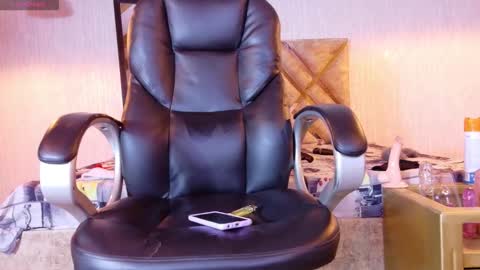 Snapshot of engel_devil chatting on 12-16-25, 12:10 Engel online show from 12-16-25, 12:10