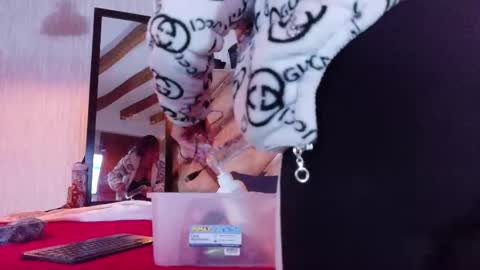 Snapshot of engel_devil chatting on 02-03-26, 11:15 Engel online show from 02-03-26, 11:15