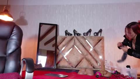 Snapshot of engel_devil chatting on 02-05-26, 11:15 Engel online show from 02-05-26, 11:15