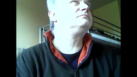 Snapshot of englishguysurrey chatting on 01-15-25, 09:56 englishguysurrey online show from 01-15-25, 09:56