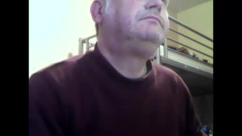 Snapshot of englishguysurrey chatting on 09-21-25, 05:31 englishguysurrey online show from 09-21-25, 05:31