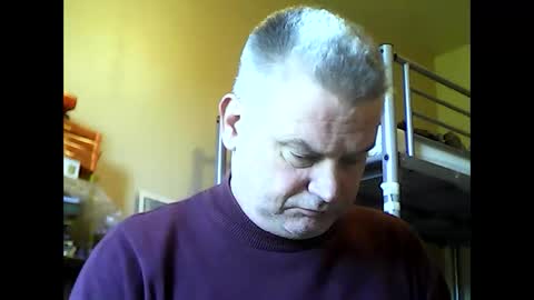 Snapshot of englishguysurrey chatting on 09-22-25, 09:00 englishguysurrey online show from 09-22-25, 09:00