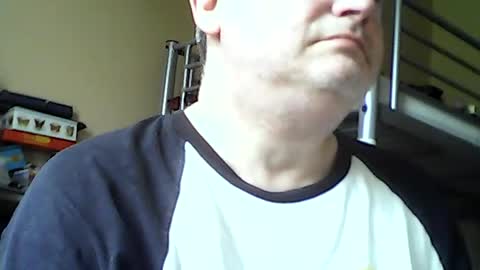 englishguysurrey online show from 06-19-26, 01:48