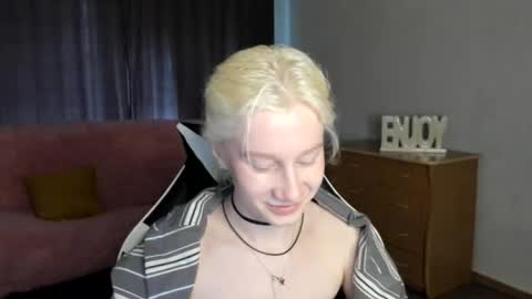 Snapshot of enigmadesert chatting on 08-09-26, 01:51 enigmadesert online show from 08-09-26, 01:51