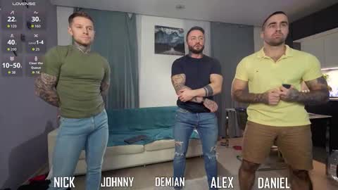 Snapshot of enjohnny chatting on 10-19-25, 03:34 Johnny online show from 10-19-25, 03:34