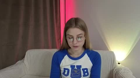 Snapshot of enjoyeverymoment_ chatting on 09-22-25, 07:49 enjoyeverymoment_ online show from 09-22-25, 07:49