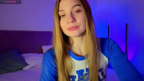 Snapshot of enjoyeverymoment_ chatting on 10-11-25, 04:16 enjoyeverymoment_ online show from 10-11-25, 04:16