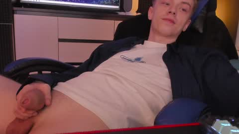 Snapshot of enkeer chatting on 12-07-24, 11:34 Enker online show from 12-07-24, 11:34