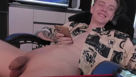 Snapshot of enkeer chatting on 02-03-25, 12:57 Enker online show from 02-03-25, 12:57