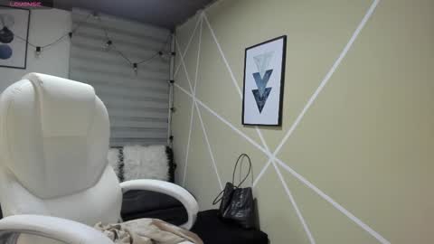 Enma clark online show from 09-16-25, 04:02