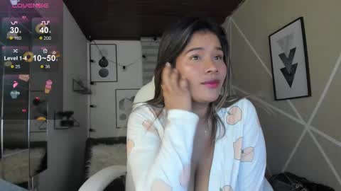 Enma clark online show from 11-22-25, 05:17