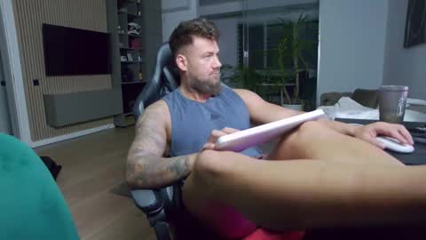 Erik online show from 02-10-25, 06:45