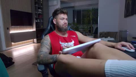 Erik online show from 03-12-25, 05:28