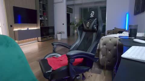 Erik online show from 11-14-25, 07:45