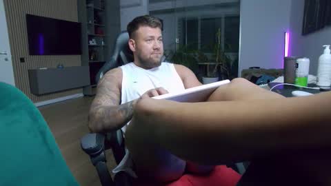 Erik online show from 11-28-25, 09:39