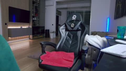 Erik online show from 04-28-26, 08:25