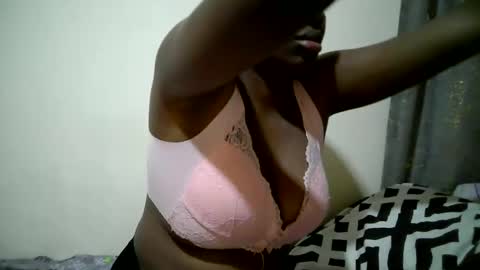 Snapshot of enter_dee chatting on 03-02-26, 07:48 Ell online show from 03-02-26, 07:48