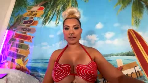 Snapshot of enveeluna chatting on 09-16-25, 02:34 Mia visit  online show from 09-16-25, 02:34