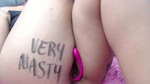 Snapshot of eny_dirty chatting on 12-27-24, 02:22 Enny Dirty online show from 12-27-24, 02:22