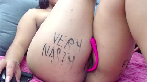 Snapshot of eny_dirty chatting on 12-28-24, 05:25 Enny Dirty online show from 12-28-24, 05:25