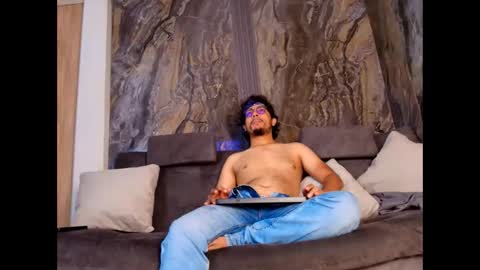 Enzo online show from 12-05-25, 01:52