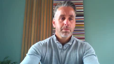 Snapshot of enzoenzo7 chatting on 09-17-25, 08:05 Enzos Massive Cock online show from 09-17-25, 08:05