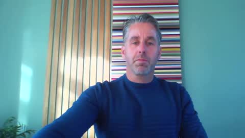 Snapshot of enzoenzo7 chatting on 09-23-25, 07:11 Enzos Massive Cock online show from 09-23-25, 07:11