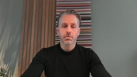 Snapshot of enzoenzo7 chatting on 01-09-26, 09:12 Enzos Massive Cock online show from 01-09-26, 09:12