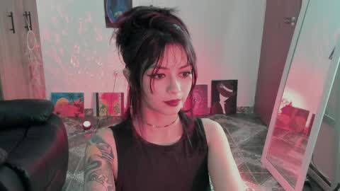 Leyla online show from 05-13-26, 08:38