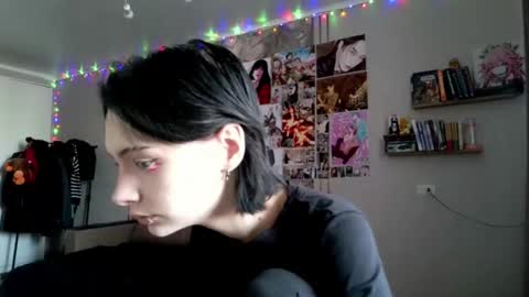 Snapshot of epifaniapaolino chatting on 01-09-26, 07:44 Lucy NEXT STREAM January 5 HNY online show from 01-09-26, 07:44