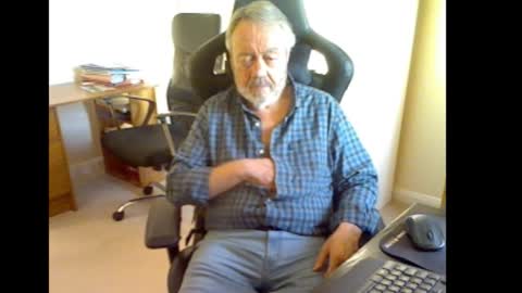 erasmus_d online show from 10-11-25, 04:27