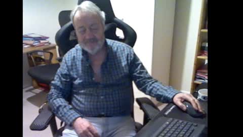 erasmus_d online show from 02-27-26, 06:19