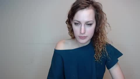 Snapshot of erdbeeren_mit_sahne chatting on 12-10-24, 05:00 Erdbeeren mit Sahne online show from 12-10-24, 05:00