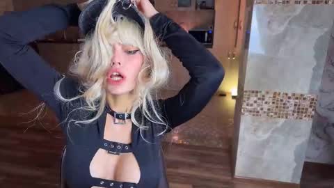 Snapshot of erectioneeering chatting on 10-30-25, 11:11 Alissa online show from 10-30-25, 11:11