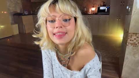 Snapshot of erectioneeering chatting on 11-23-25, 05:57 Alissa online show from 11-23-25, 05:57