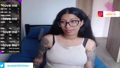 Snapshot of eren_mikasa chatting on 02-13-25, 12:11 sofia online show from 02-13-25, 12:11